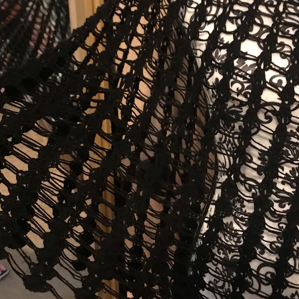 Crocheted top🌺 - Picture 2 of 3